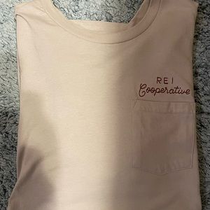 REI Co-Op Mens Large Short Sleeve T-Shirt. Cream Color. New without tags.